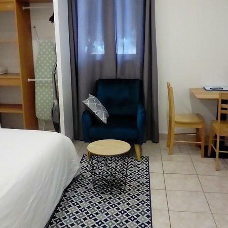 Appartement AAD1 Clamart 200 m du Tramway T6 st pavé blc avec cuisine séparée Extérieur photo