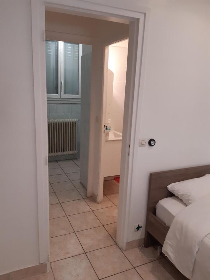 Appartement AAD1 Clamart 200 m du Tramway T6 st pavé blc avec cuisine séparée Extérieur photo
