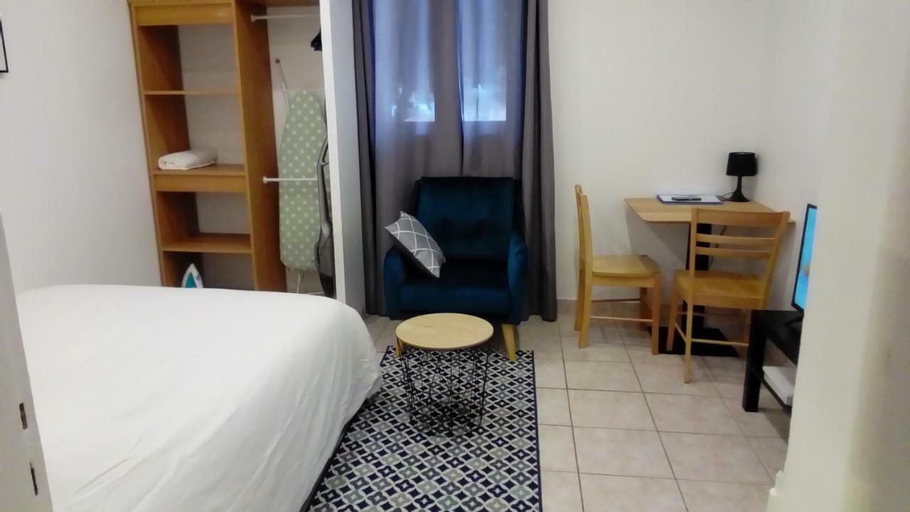 Appartement AAD1 Clamart 200 m du Tramway T6 st pavé blc avec cuisine séparée Extérieur photo
