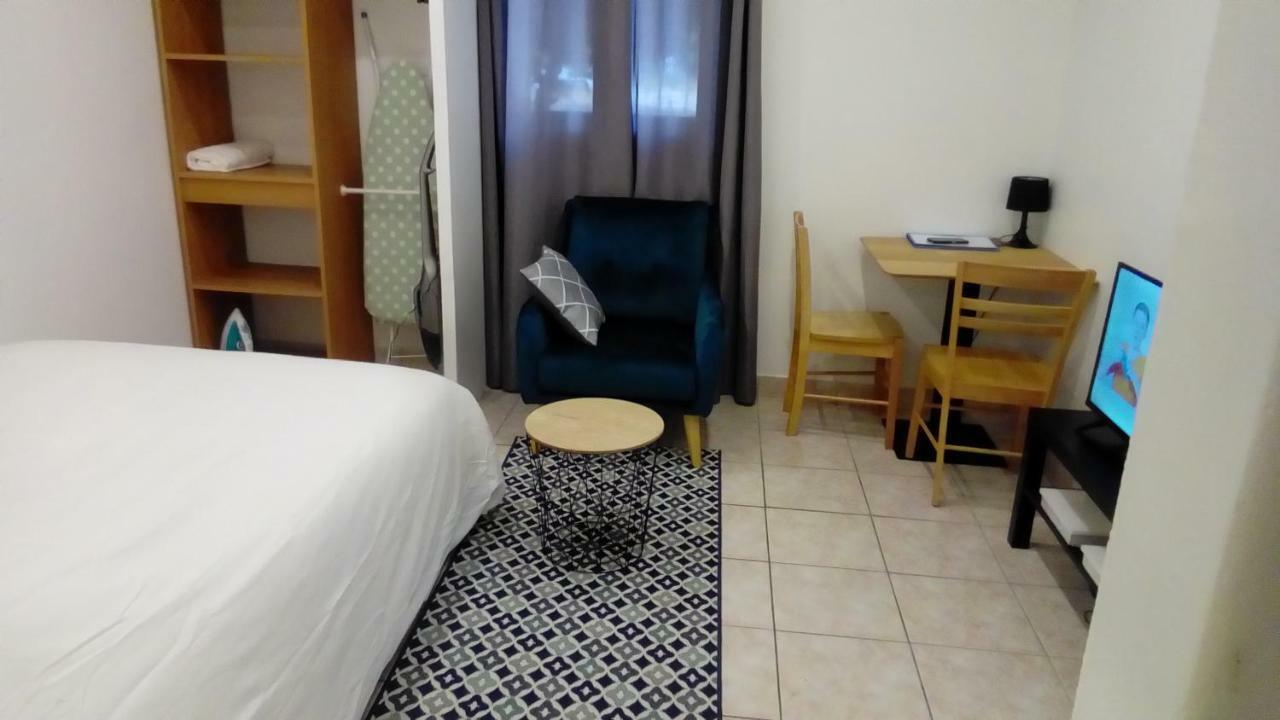 Appartement AAD1 Clamart 200 m du Tramway T6 st pavé blc avec cuisine séparée Extérieur photo
