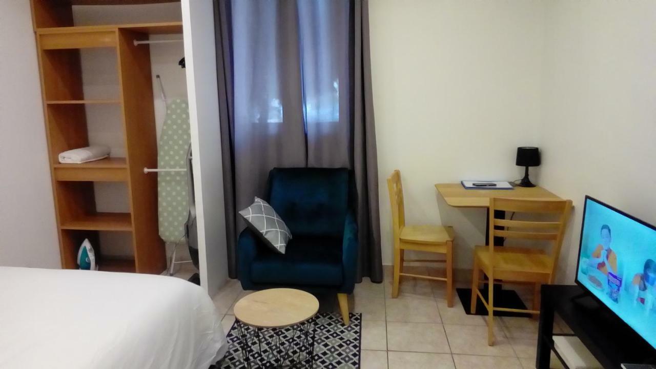 Appartement AAD1 Clamart 200 m du Tramway T6 st pavé blc avec cuisine séparée Extérieur photo